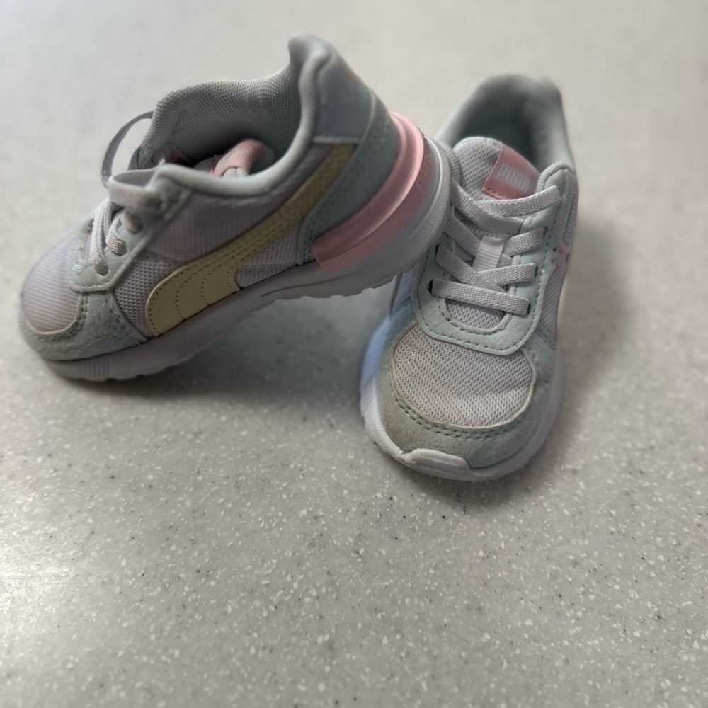 Puma toddler girl sneakers